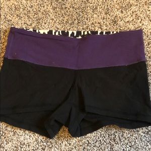 Reversible lululemon yoga shorts 6